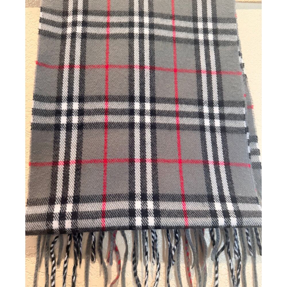 Burberry London 100% Lambswool Scarf – Made in England